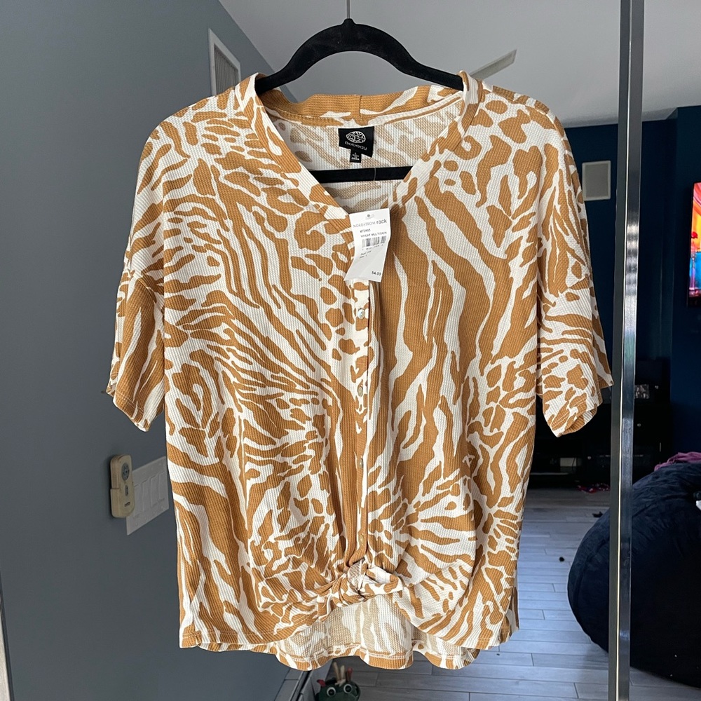 NWT women’s animal print short sleeve button front top large BOBEAU Nordstrom